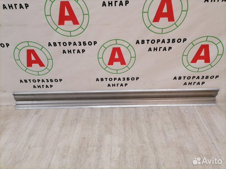 Порог правый Mitsubishi Outlander CU5W 4G69 2006