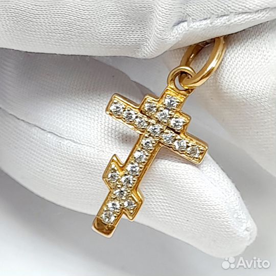 Золотая подвеска с камнем