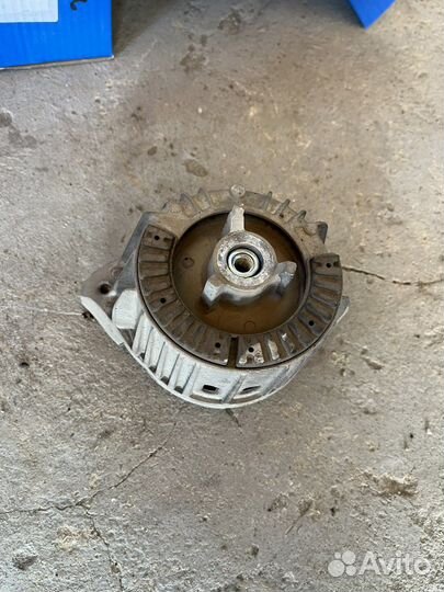 Опора двигателя мерселес w 204