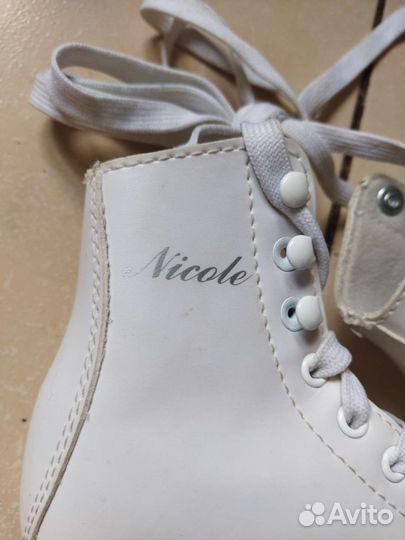 Фигурные ледовые коньки детские Nicole