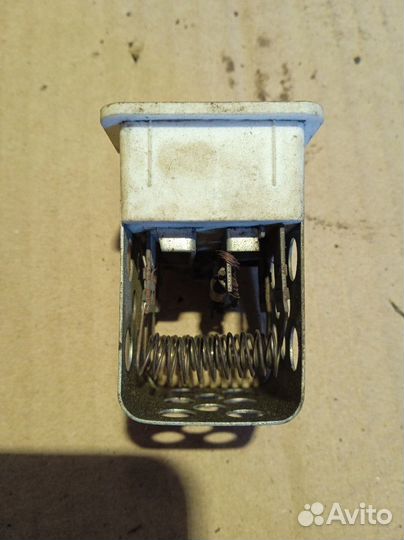 Резистор вентилятора Opel Astra H