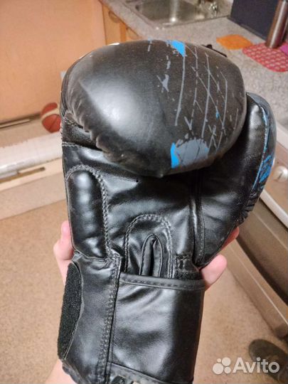 Боксерские перчатки demix 10oz