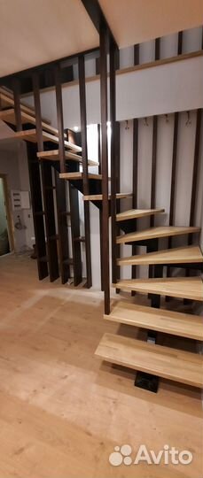 Лестница на металлокаркасе с доставкой