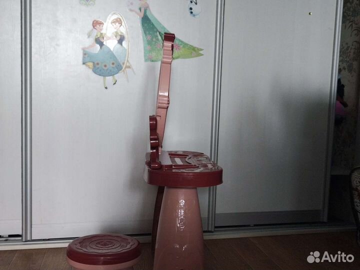 Детский туалетный столик для девочки