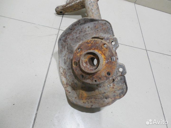 Кулак поворотный передний правый Nexia 1995-2016