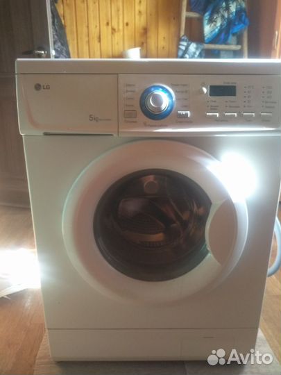 Работает, только что-то с низу сверкает