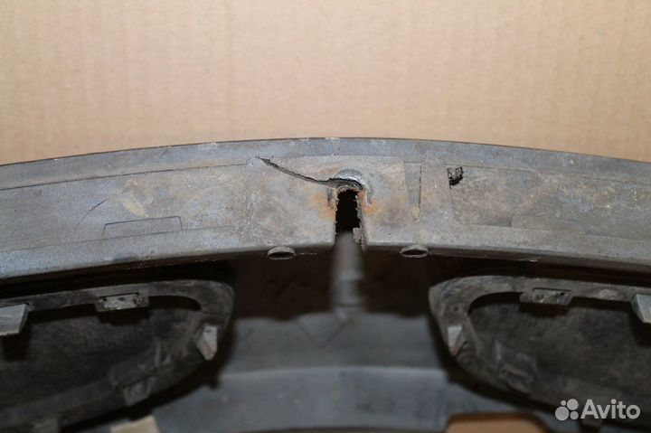 Решетка радиатора Mitsubishi Carisma (Дорест)