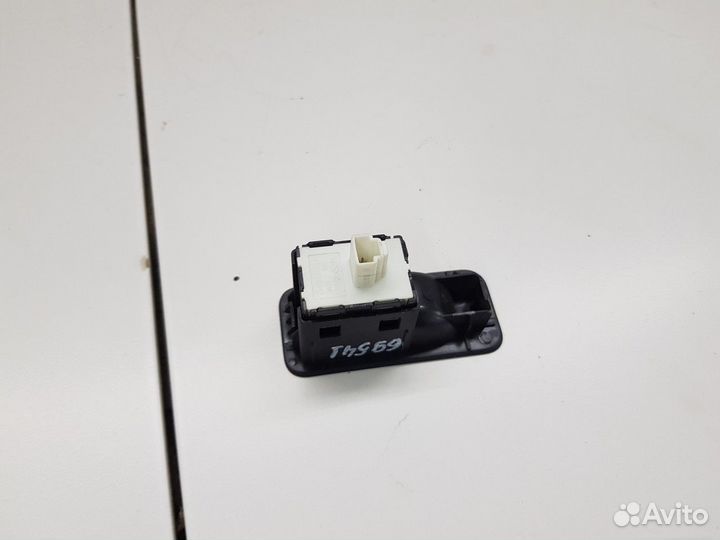 Кнопка заднего левого стеклоподъемника