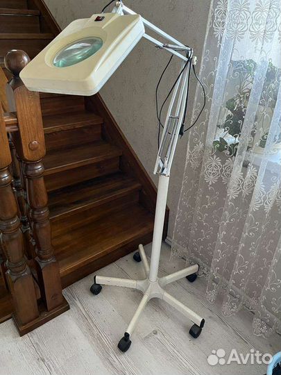 Лампа лупа напольная