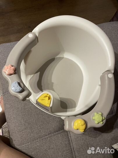 Стульчик для купания kidfinity