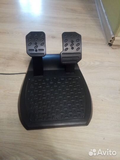 Игровой руль ThrustMaster Ferrari