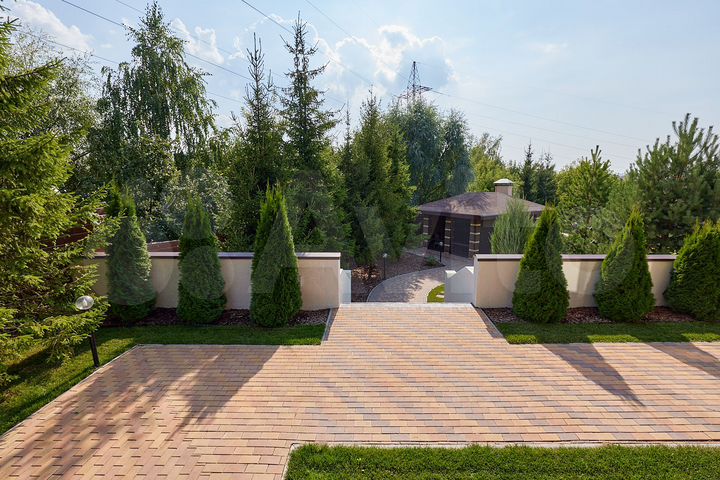 Коттедж 520 м² на участке 16 сот.