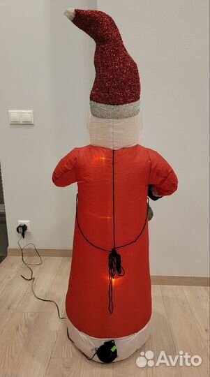 Надувная новогодняя фигура снеговик