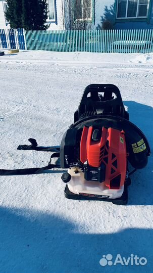 Бензиновая воздуходувка