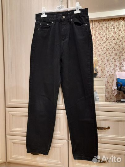 Джинсы черного цвета