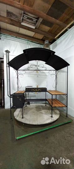 Мангал с крышей