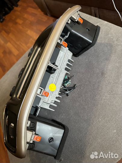 Магнитола Uconnect 5.0 Jeep Grand Cherokee WK2