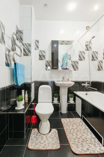 2-к. квартира, 72 м², 2/10 эт.