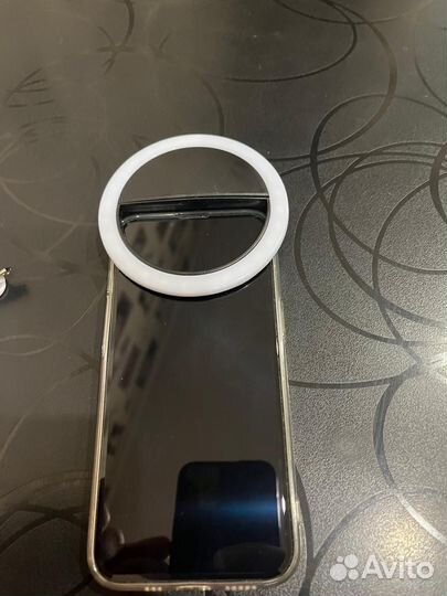 Кольцевая лампа на телефон