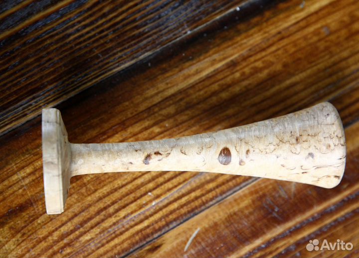 Высокая рюмка и карельской березы