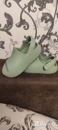 Продам детские тапочки easy