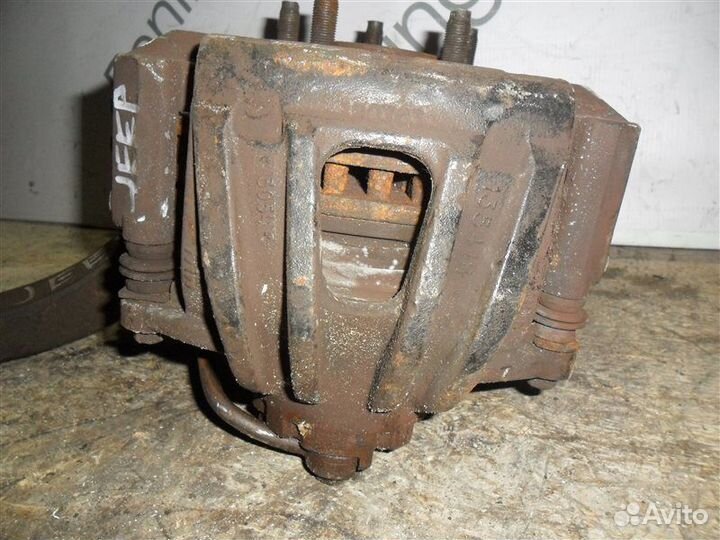 Ступица (кулак, цапфа) передняя правая Jeep