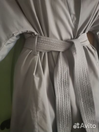 Тонкий плащ под пояс, брючки тенсель-все новое