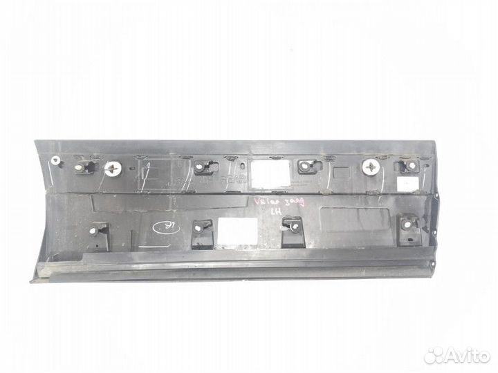 Молдинг двери задней левой Land Rover