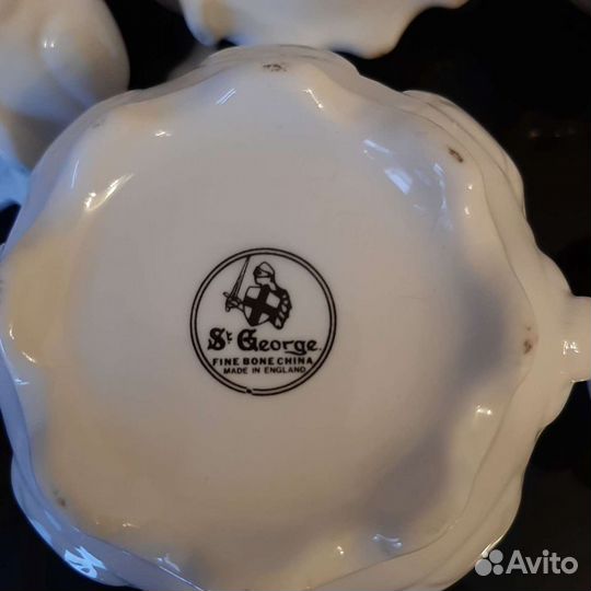 Кружки из костяного фарфора оригинальной формы