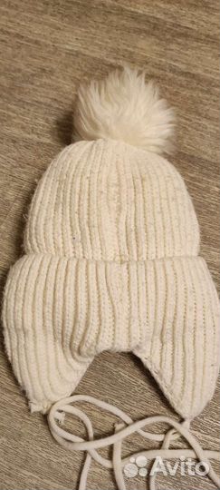 Шапка белая, теплая,осень -зима, 4-7 лет