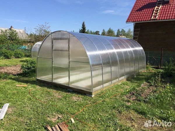 Теплица 3 на 4 с грядками