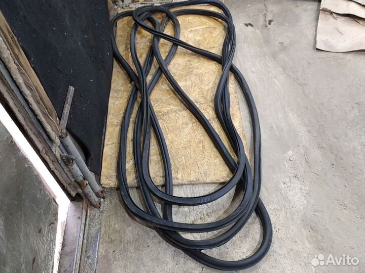 Уплотнители дверей Фольксваген Поло 5 рестайлинг