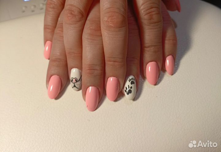 Модель на маникюр