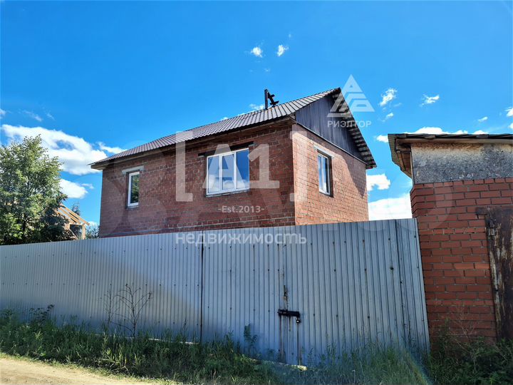 Дом 215 м² на участке 13,8 сот.