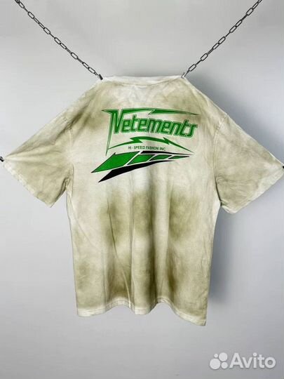 Футболка Vetements классная (тренд 2025)