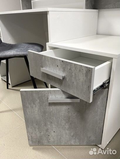 Стол компьютерный