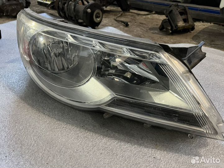 Фара передняя правая галоген VW Tiguan 1