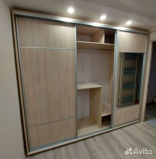 Шкаф купе встроенный