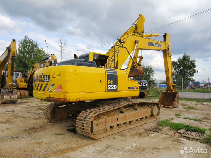 Гусеничный экскаватор Komatsu PC220-8M0, 2019