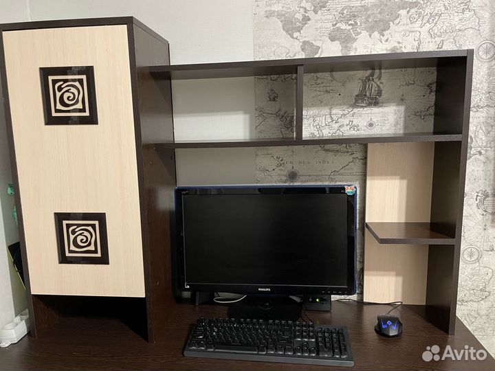 Компьютерный стол