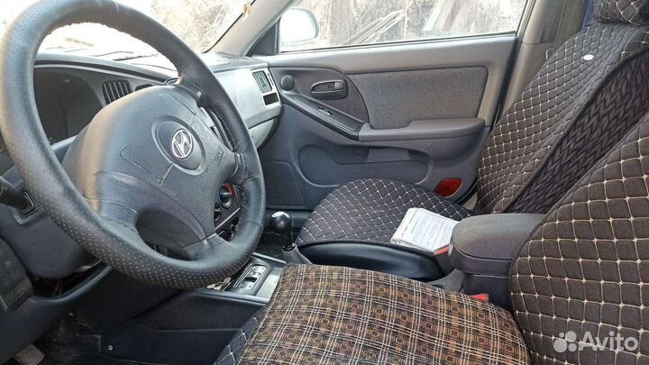 Hyundai Elantra, 2005