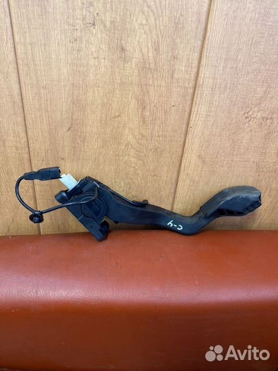 Citroen c4 педаль газа