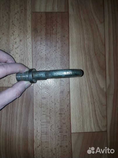 Крюк буксировачный