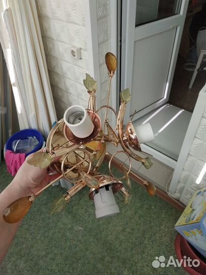 Люстра с плафонами