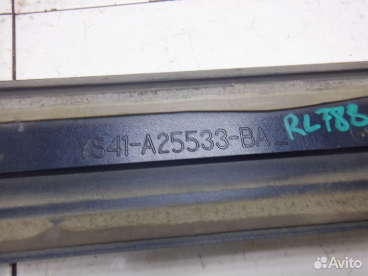 Молдинг задней левой двери Focus 1