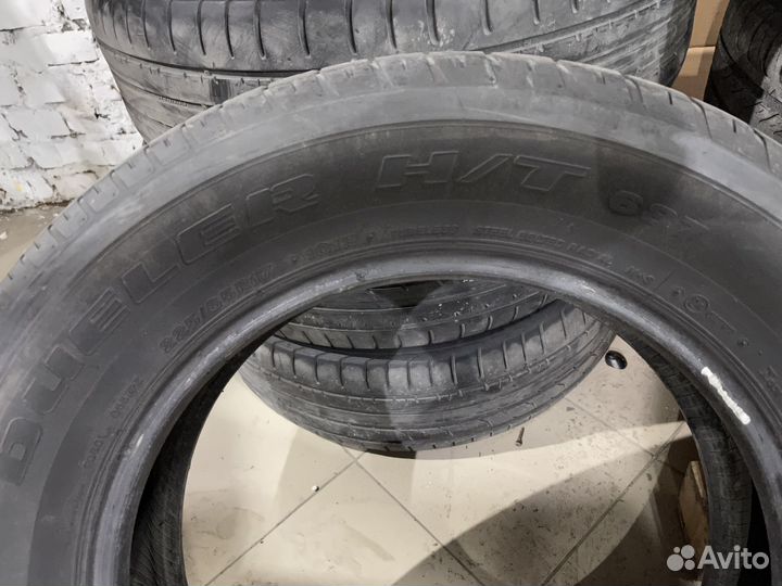 Bridgestone Dueler H/T 687 225/65 R17