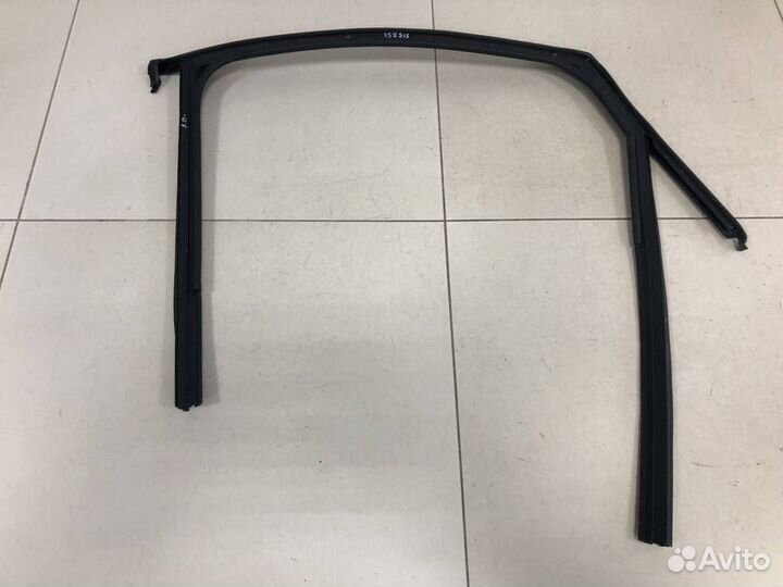 Уплотнитель стекла двери Volkswagen Taos 2020