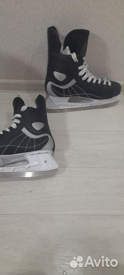 Коньки хоккейные