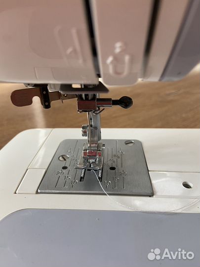 Швейная машина Janome 2049s