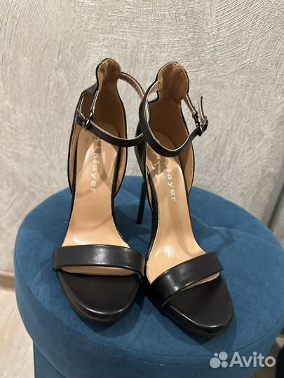 Туфли на металическом каблуке